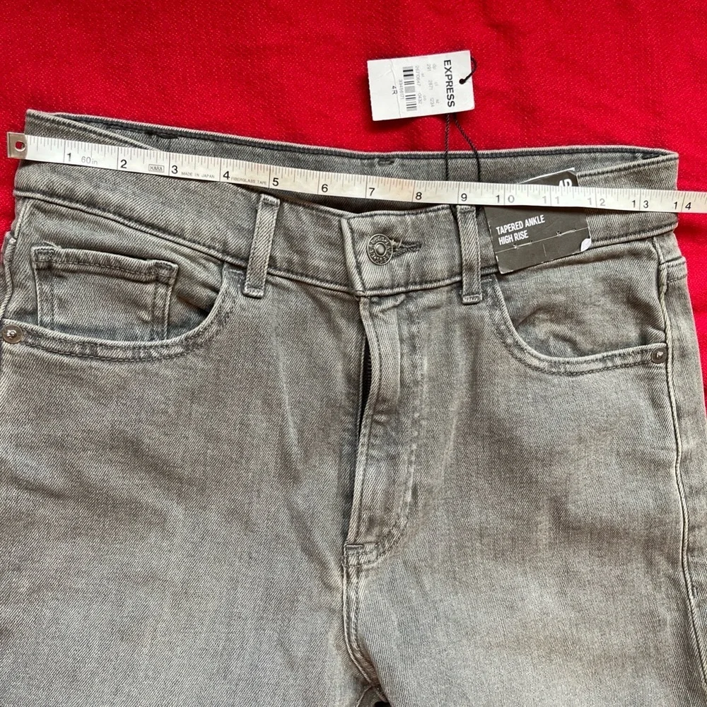 NWT EXPRESS Size 4R Women’s  Grey Tapered Ankle High Rise Jeans - Picture 4 of 7